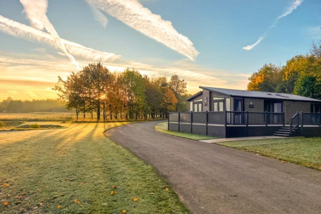 lodge holidays at bredon view holiday park in pershore
