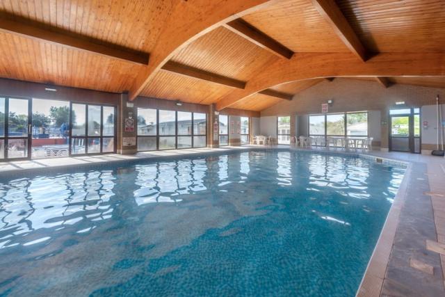 indoor pool at riverside holiday park in bognor regis