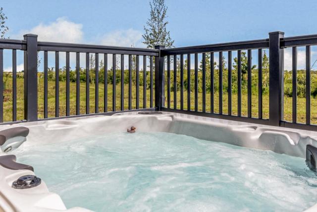 private hot tubs at stratford upon avon lodge retreat near snitterfield