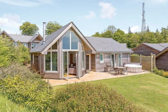 lodges at swandown lodges in chard