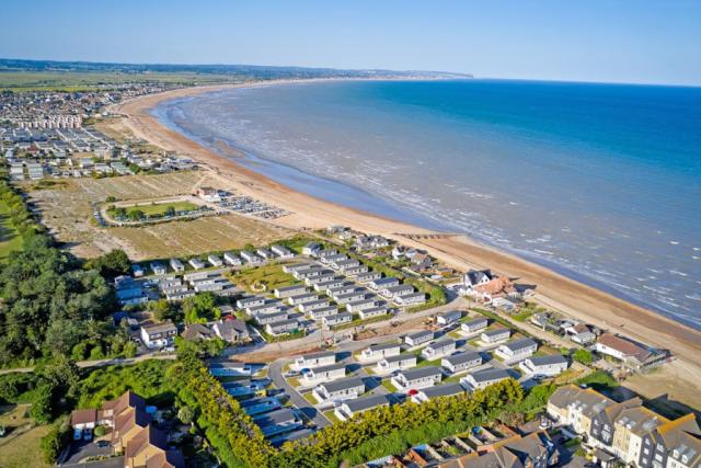 beach holidays at the bay holiday park in pevensey