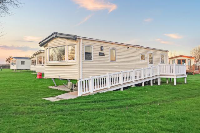 caravan breaks at tollerston holiday park near york 
