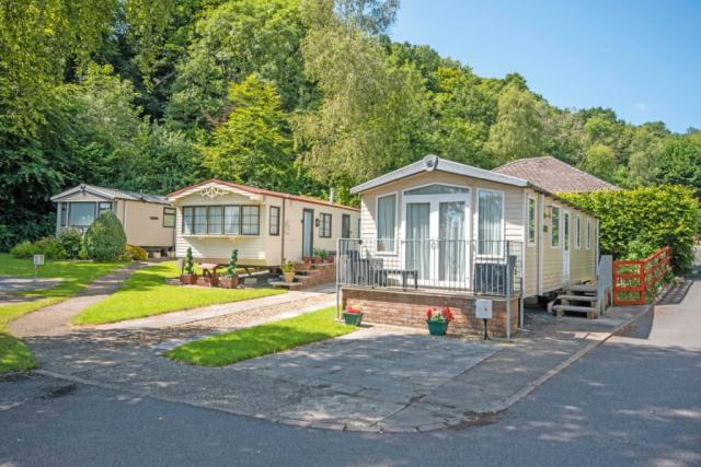 caravans at cenarth falls resort in newcastle emlyn