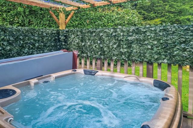 private hot tub at croft park lodges near beverley