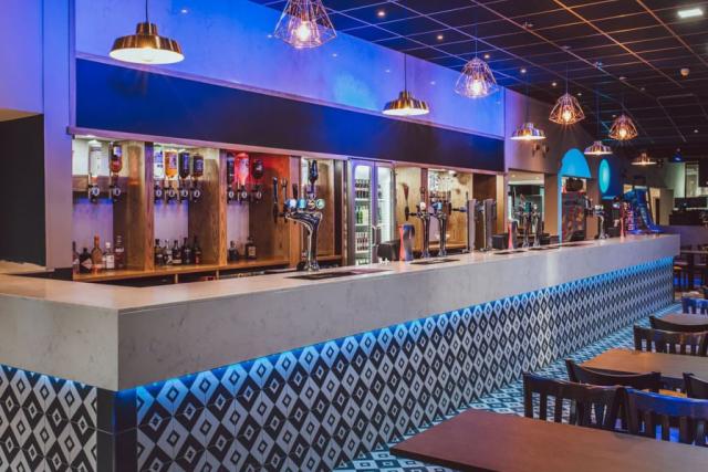 bar at golden gate holiday centre in towyn