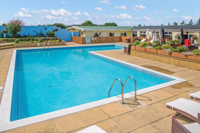 outdoor swimming pool at ocean heights leisure park near new quay