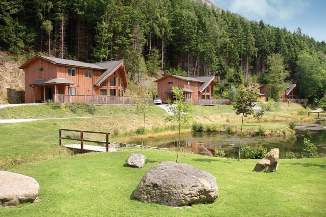 penvale lakes lodges in llangollen