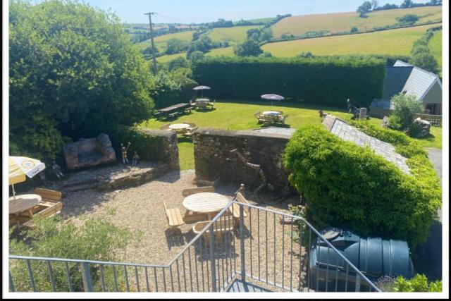 the poltimore inn beer garden