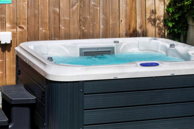 hot tub breaks at white rose holiday park in thirsk