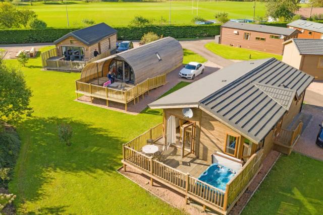 luxury lodges with private hot tubs at at braidhaugh holiday park in crieff