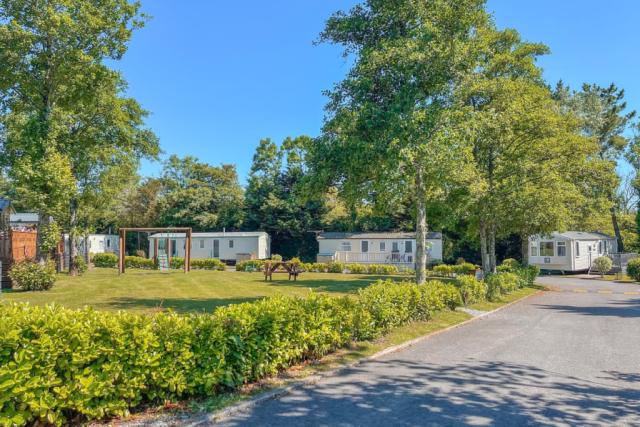 caravan holidays at cross park holiday park near tenby