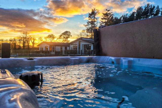 private hot tubs at ruthven falls holiday park in ruthven near angus