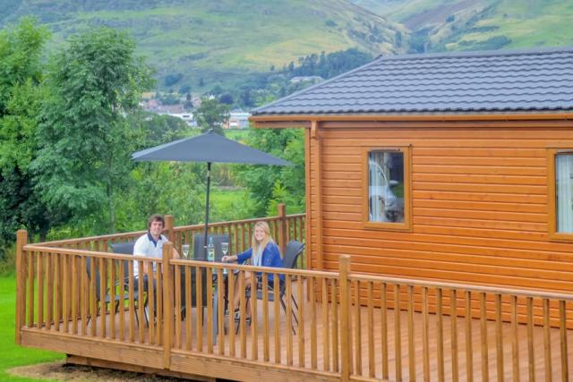 lodge accommodation at the woods holiday park in alva