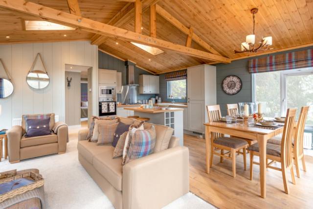 luxury lodge breaks at thirlestane woodland lodges in the scottish boarders