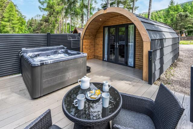 private hot tubs at tyndrum holiday park in tyndrum
