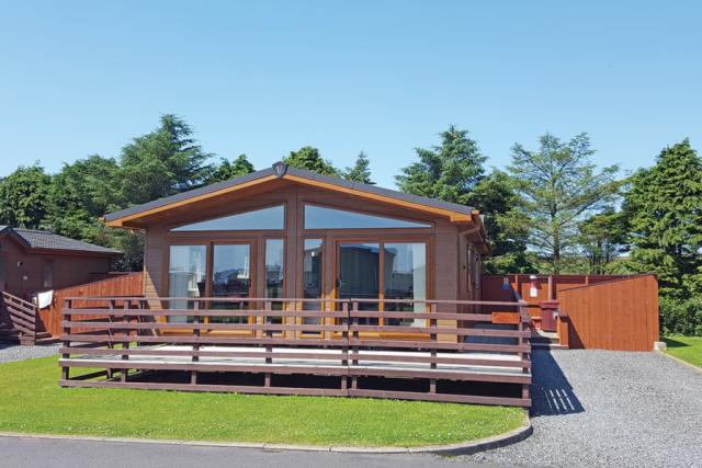 luxury lodge at whitecairn holiday park 