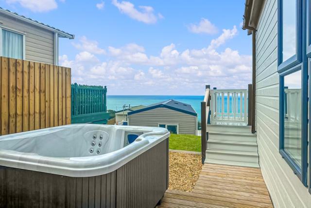 hot tub accommodation at wide horizons holiday park in aberaeron