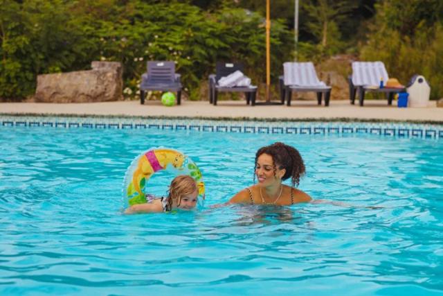 the outdoor swimming pool at Cornish Meadows Holiday Park