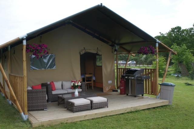luxury glamping pods at Marwell Resort