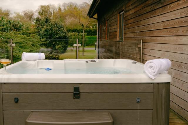 hot tub lodge holidays at Twin Lakes Holiday Park near Carnforth in the Lake District