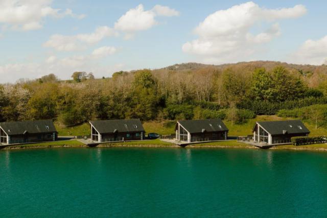 lakeside lodge holidays near Carnforth at Twin Lakes Holiday Park
