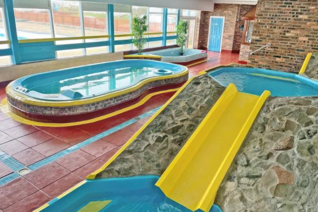 indoor pool at burrowhead holiday village