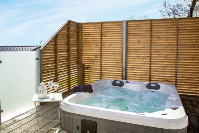 hot tub breaks at letham feus holiday park in fife
