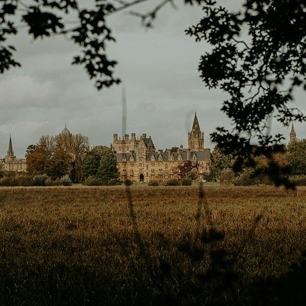 find a range of parks for caravan and lodge holidays in Oxfordshire