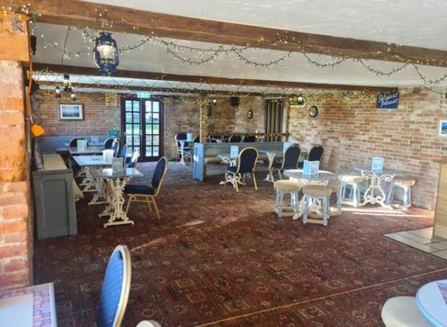 bar and restaurant at East Fleet Farm