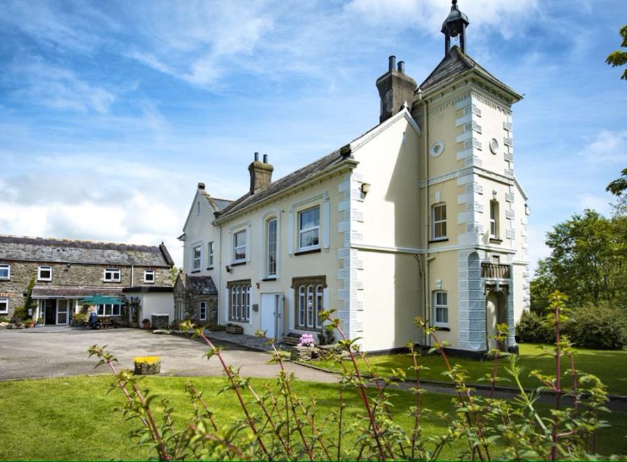 Killigarth Manor Holiday Park in Cornwall