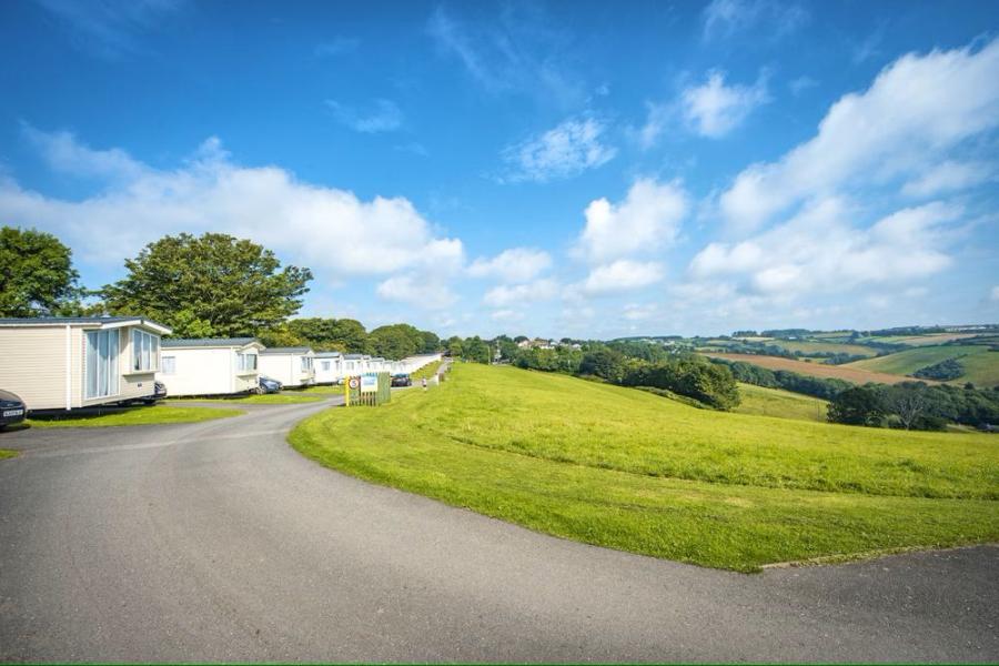 static caravans at Killigarth Manor Holiday Park