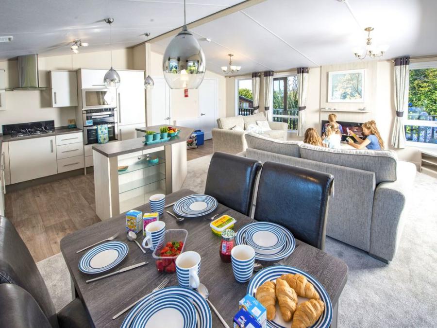 luxury lodges at Killigarth Manor Holiday Park