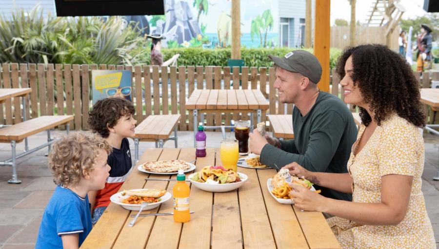 eating at Lizard Point Holiday Park