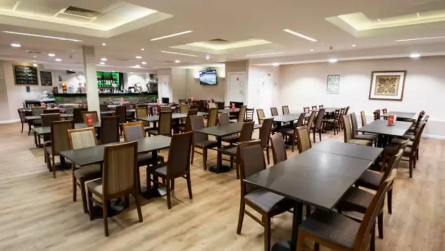 Oakdene Forest Park dining area