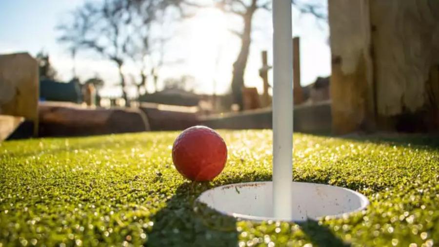 crazy golf at Oakdene Forest Park
