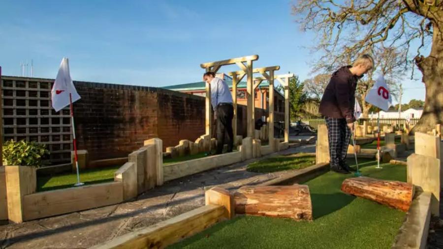 Oakdene Forest Park crazy golf course
