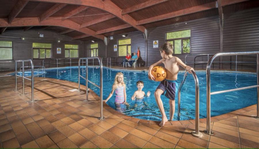 Tolroy Manor Holiday Park indoor swimming pool