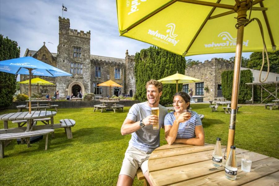 the stunning grounds of Trelawne Manor Holiday Park