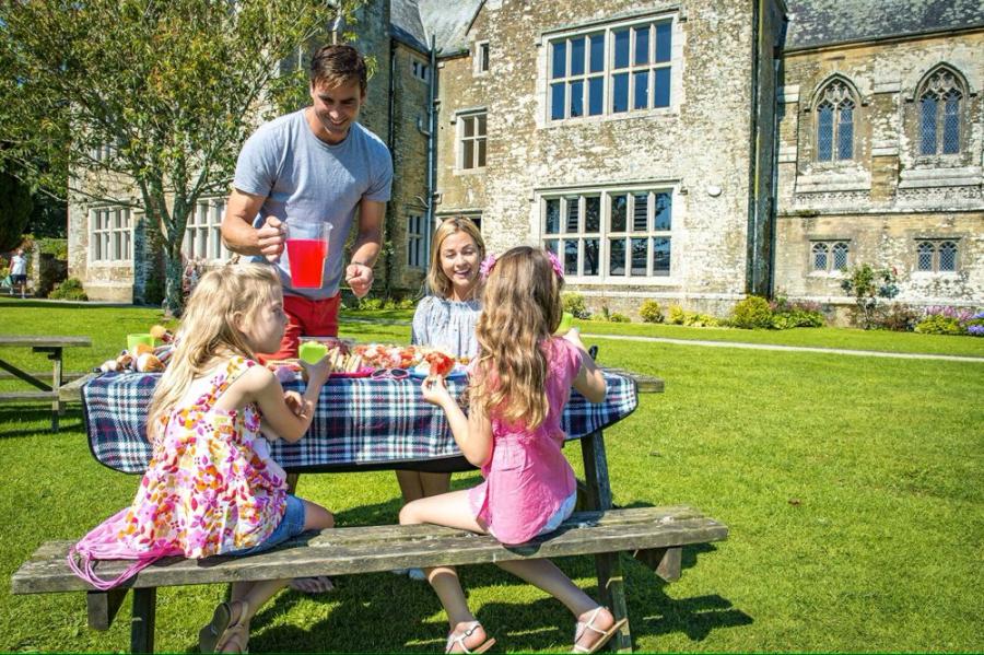 eating in the grounds of Trelawne Manor Holiday Park