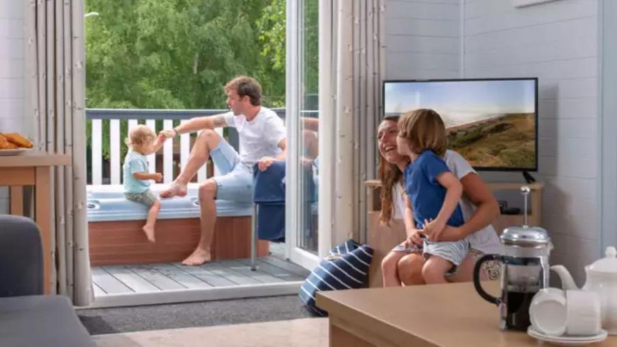 luxury self catering lodges at Shorefield Country Park