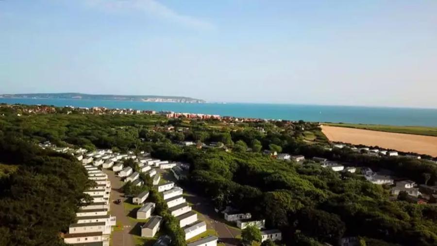 static caravan parks in Hampshire by the beach