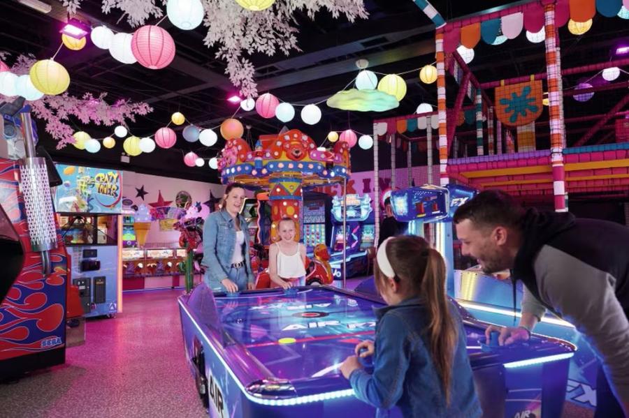 amusement arcade at Cala Gran Holiday Park
