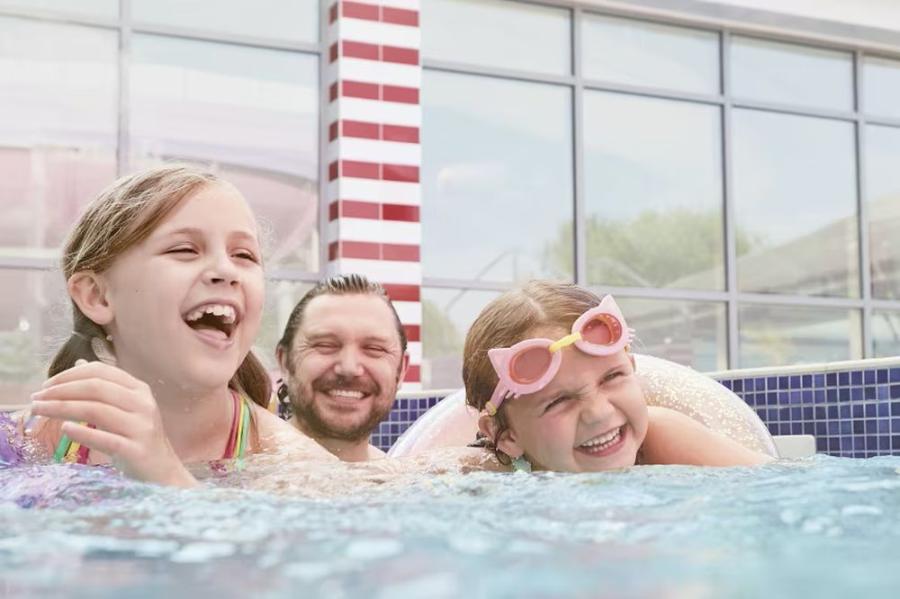 outdoor swimming pool at Cleethorpes Beach Holiday Park