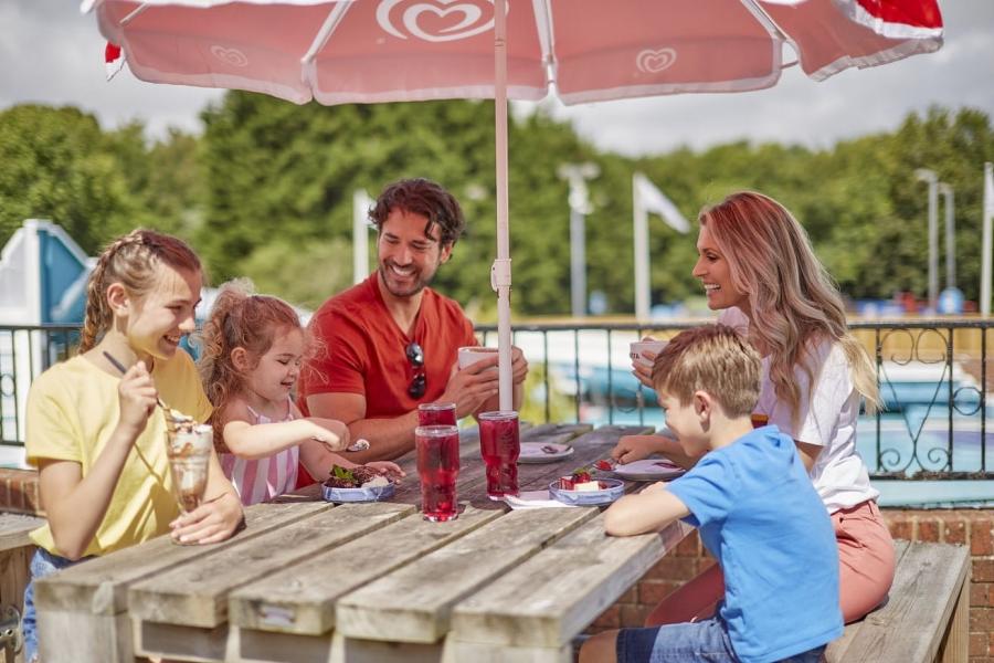 eating in the outdoor restuarant