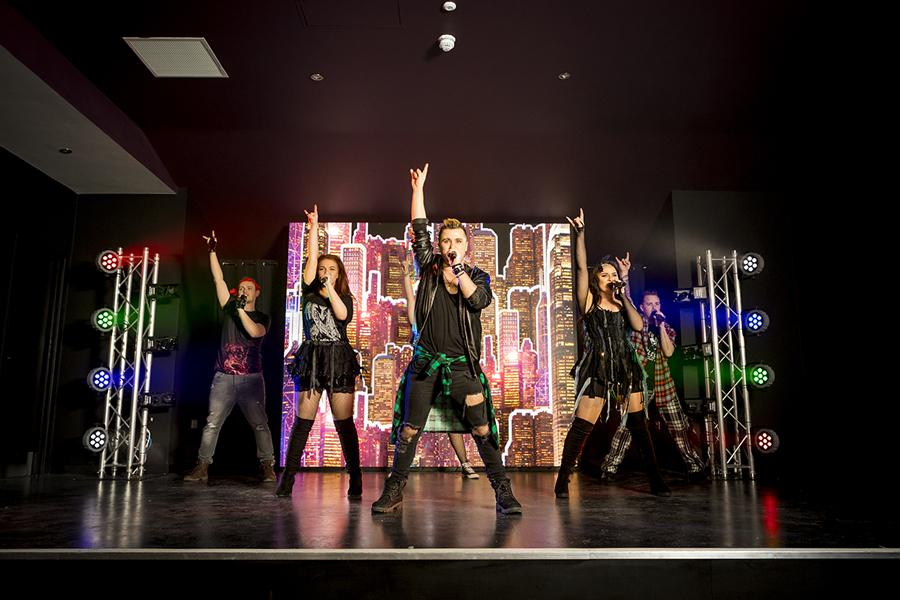 live entertainment at Broadland Sands Holiday Park