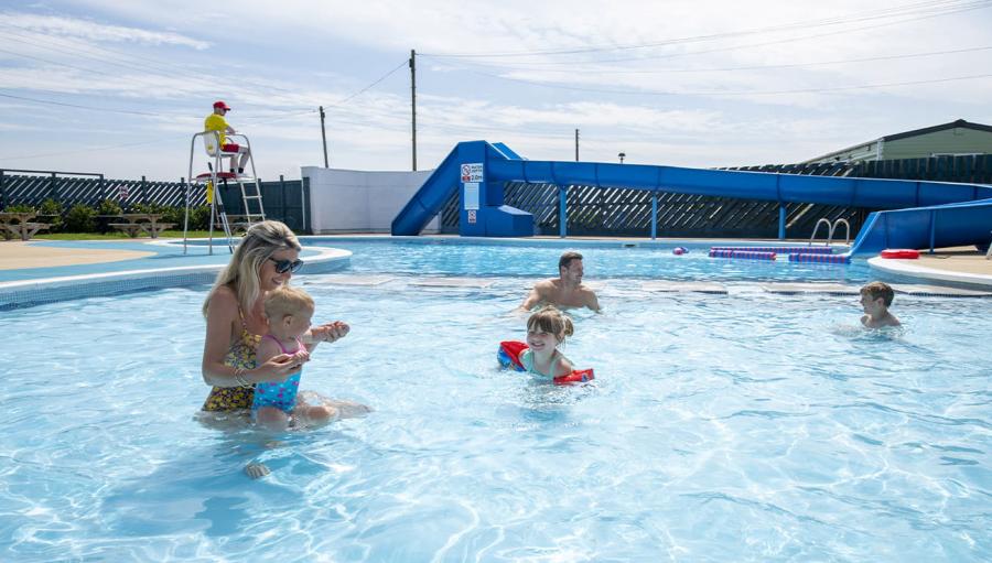 outdoor swimming pool fun in the sun at Barmston Beach Holiday Park