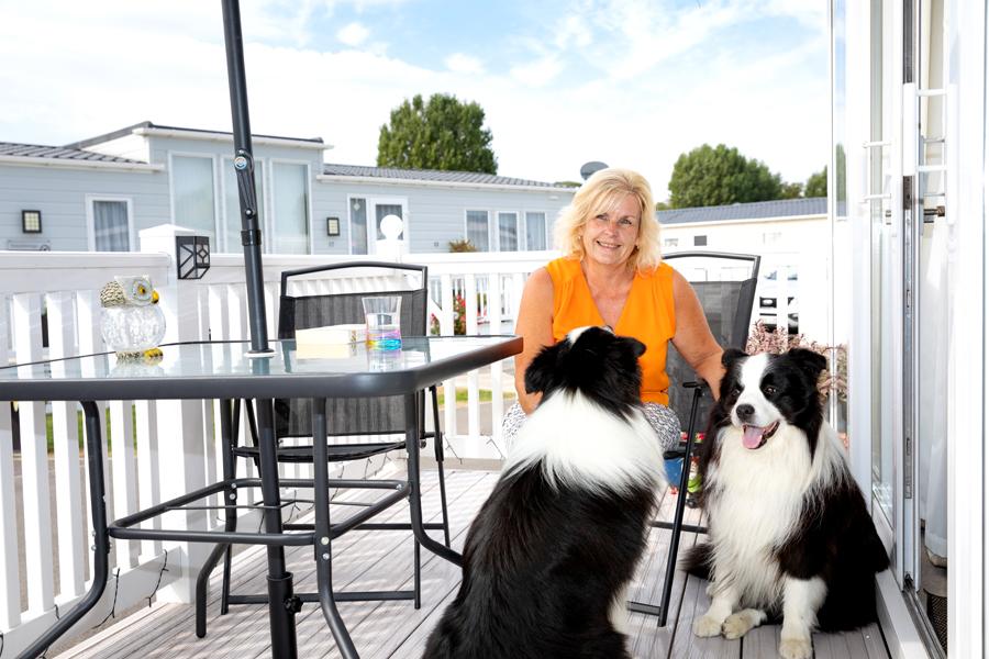 dog friendly caravan site in Suffolk