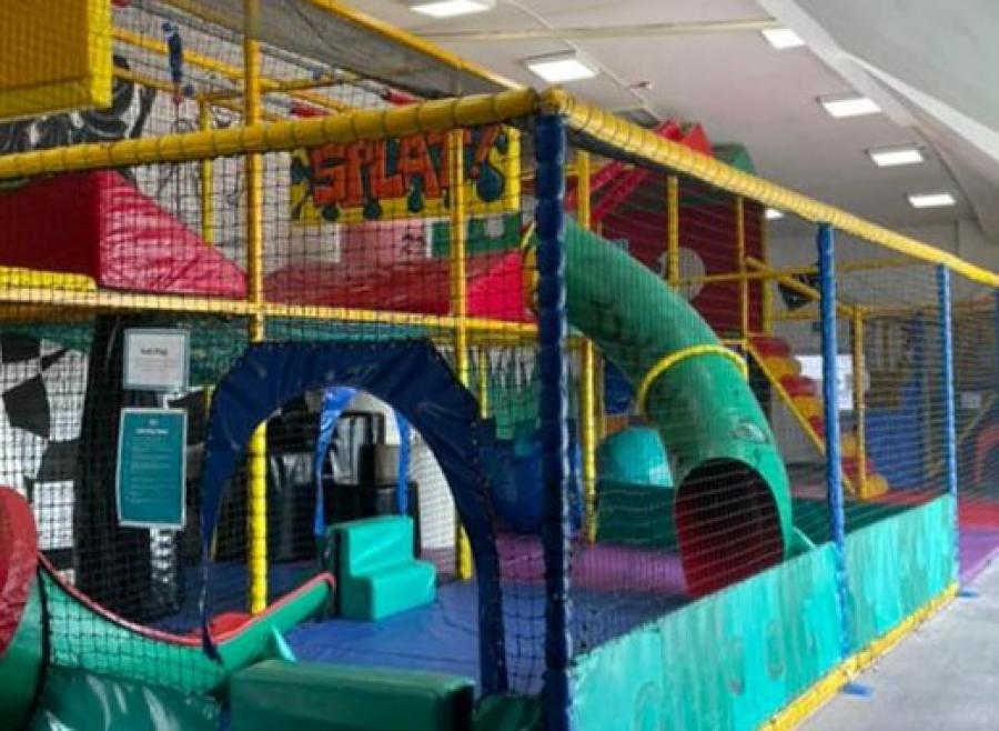 the indoor soft play area at Mill Rythe Holiday Park