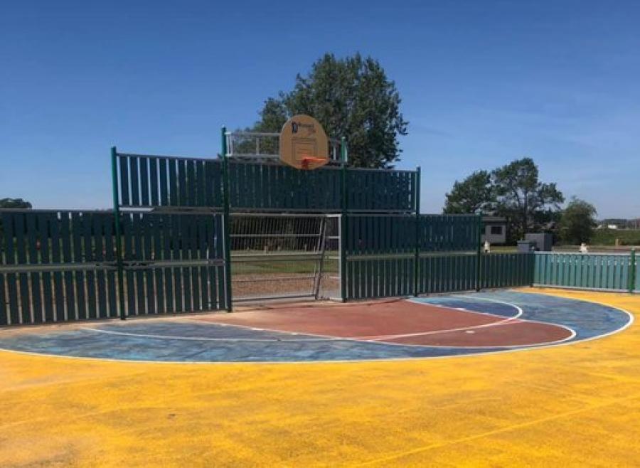 lumti sports court at Mill Rythe Holiday Park