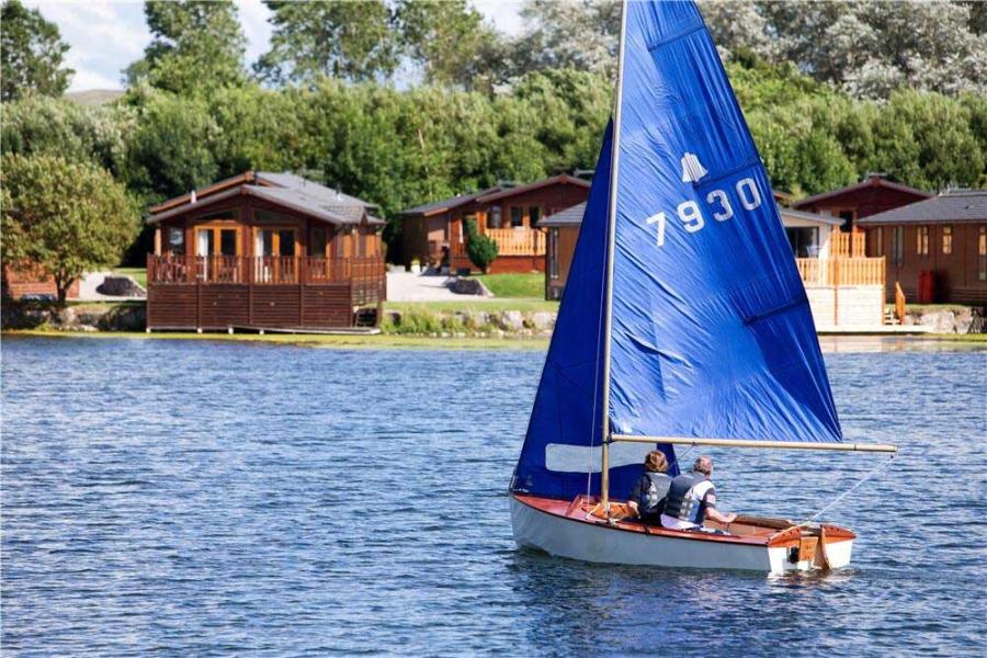 having fun on the lakes at South Lakeland Leisure Village